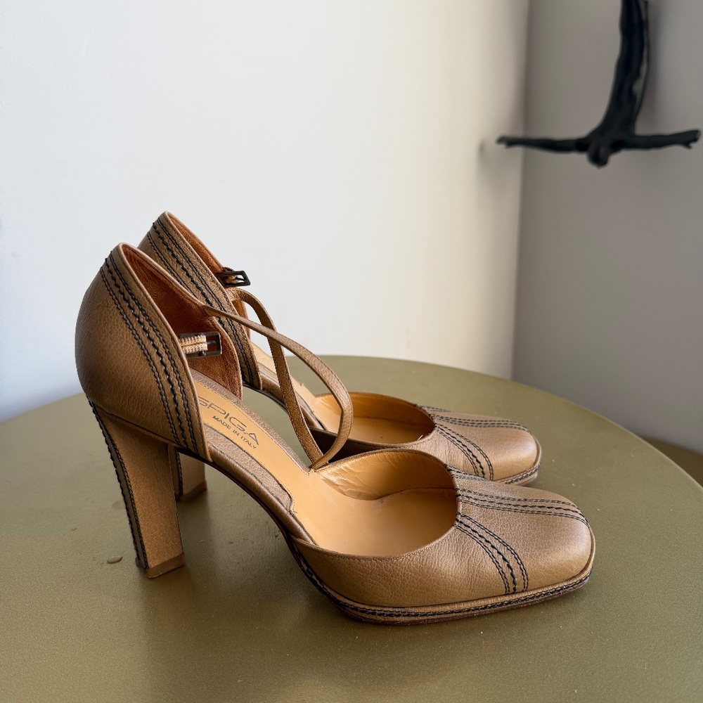 Via Spiga leather pumps